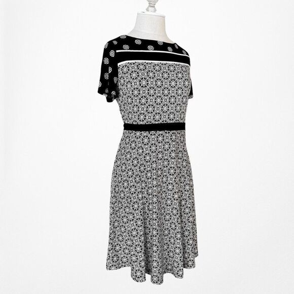 Vintage Y2K Loft Black White Printed Short Sleeve Knit Knee Length Dress Size M - Picture 4 of 6
